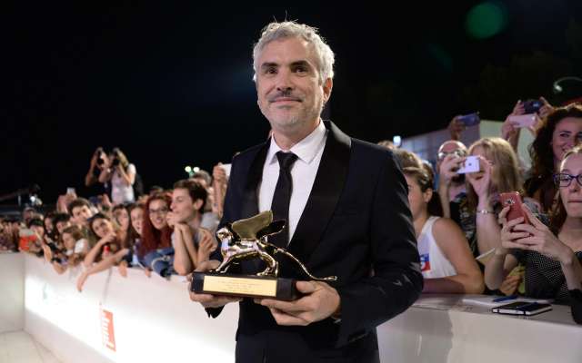 Alfonso Cuarón presentó la mejor película de la 75 edición del Festival de Venecia, algo que reconoció crítica y público desde su primera proyección y que fue reafirmado hoy por el jurado al concederle por unanimidad el León de Oro. Foto: EFE
