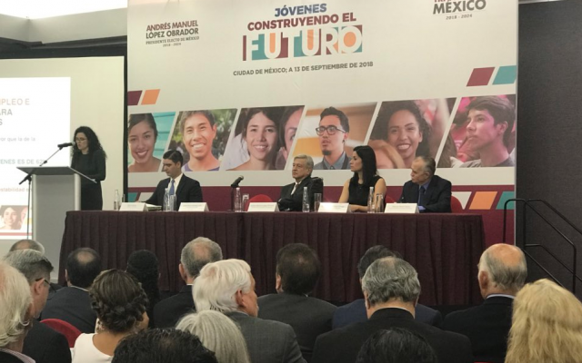 Jóvenes estarán en sectores público, privado y social con plan de AMLO Foto: @Claudiashein