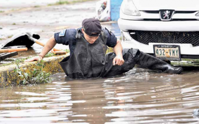 Las intensas lluvias comprometen el drenaje y la sobreexplotación del acuífero compromete el abasto. FOTO: ÉDGAR LÓPEZ