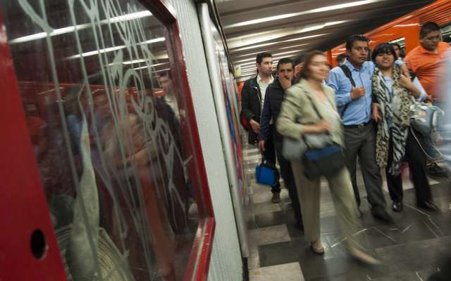Falla en tren ocasiona retrasos en Línea 3 del Metro. Archivo
FOTO: DIEGO SIMÓN SÁNCHEZ /CUARTOSCURO.COM