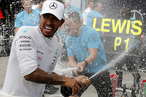El piloto de Mercedes se prepara para Singapur. FOTO: REUTERS