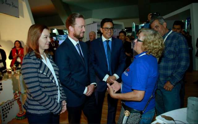 El presidente municipal de Puebla, Luis Banck Serrato, adelantó que en próximos días, el ayuntamiento entregará más de más de mil “pulseras rosas”. Foto: @LuisBanck