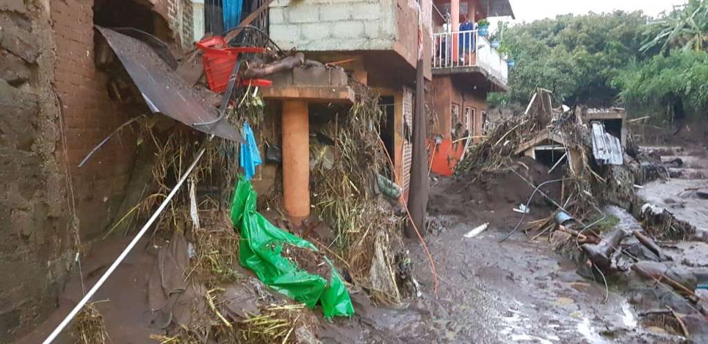 Aterradoras imágenes de tromba en Peribán, Michoacán. Foto: Especial.