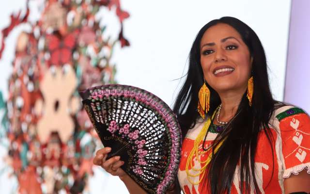 DIVERSIDAD. Además de cantar en español e inglés, también interpreta en mixteco y zapoteco. Foto: VÍCTOR GAHBLER