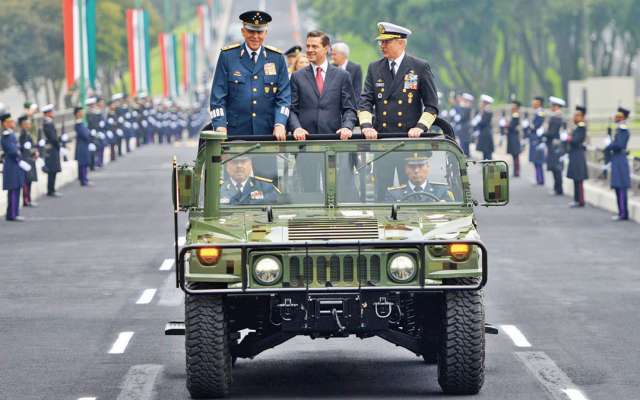 Graduaciones y aniversarios luctuosos fueron las actividades del Presidente. FOTO: ESPECIAL