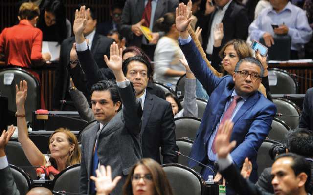 Diputados, sesionaron ayer en San Lázaro