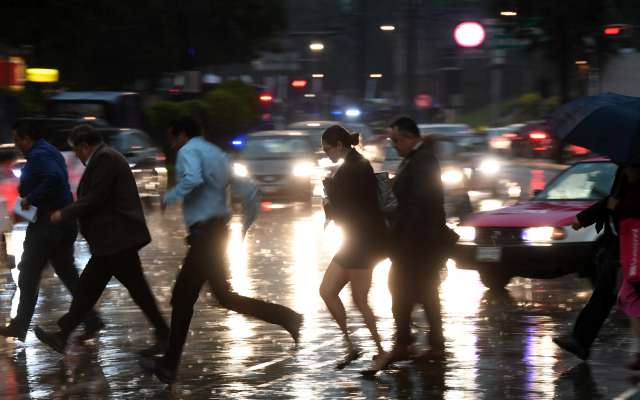 Lluvias provocan encharcamientos en la CDMX. Foto: Pablo Salazar Solís / El Heraldo de México.