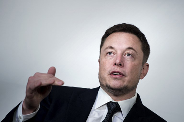 Musk alegaba que el plan de retirar del mercado de valores a Tesla existía, pero que fue él quien lo descartó. FOTO: AFP