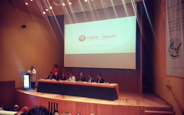 Foros de salud. Foto: @RebeccArteaga