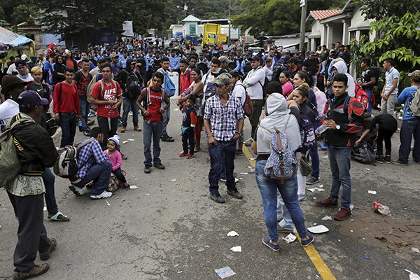 Algunos grupos ya cruzaron la frontera. FOTO: REUTERS
