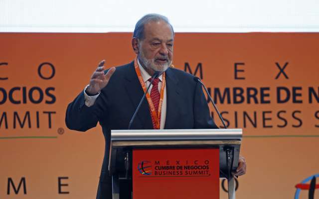 GUADALAJARA, JALISCO, 21OCTUBRE2018.- Hoy en las instalaciones de la Expo se dio por inaugurada la 16 edición de México Cumbre de Negocios con el titulo “Diseñando el futuro: México ante un mundo disruptivo” y en donde el empresario Carlos Slim ofreció una conferencia a los asistentes al evento, esta se realizara del domingo 21 al martes 23 de Octubre en ya mencionado centro de convenciones.
FOTO: FERNANDO CARRANZA GARCIA /CUARTOSCURO.COM