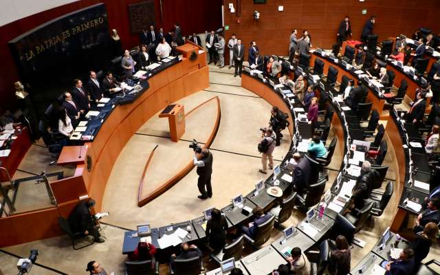 La austeridad va en serio, advirtió, al afirmar que tras las liquidaciones, todas esas plazas quedarán congeladas. FOTO: ARCHIVO/ CUARTOSCURO