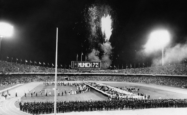 DESPEDIDA. El marcador electrónico del Olímpico
anunció la cita de los Juegos de 1972. Foto: AP
