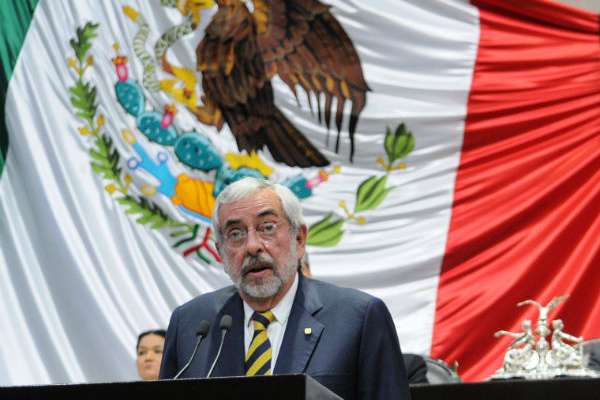 Para Graue la violencia e inseguridad en México está relacionada con las medidas que se han tomado para combatir el tráfico de estupefacientes