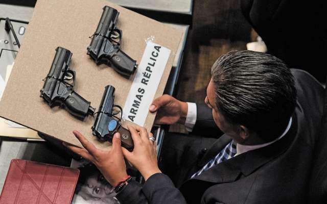 Entre los delitos se encuentra el uso de armas exclusivas de las Fuerzas Armadas.
FOTO: ARCHIVO/ CUARTOSCURO
