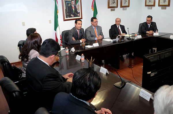 El director general del IMSS, Tuffic Miguel, destacó que se entregará a la siguiente administración un Seguro Social muy distinto al que se recibió hace seis años.
FOTO: ESPECIAL