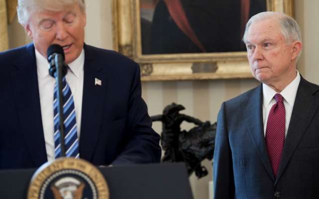 Jeff Sessions era considerado el pilar de la agenda migratoria de Donald Trump. AFP