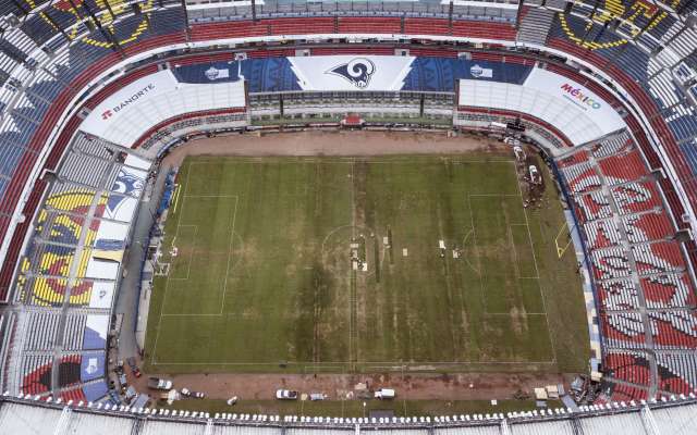 Los boletos adquiridos
para el Estadio Azteca no podrán ser utilizados por aficionados que decidan hacer el viaje a Los Ángeles para ver el partido en el Coliseo. Así lo confirmaron los
Rams. Foto: AP