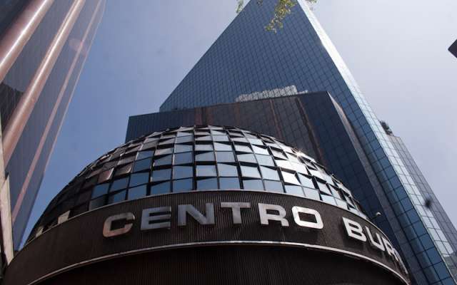Analistas ven más volatilidad en la Bolsa. FOTO: ISAAC ESQUIVEL/CUARTOSCURO.COM