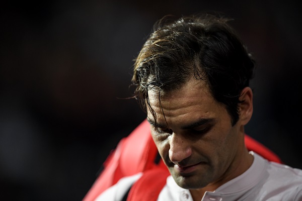 Después de casi tres horas de partido a un ritmo muy intenso, Federer mostró cansancio y cometió varios errores en el set decisivo. Foto: AFP