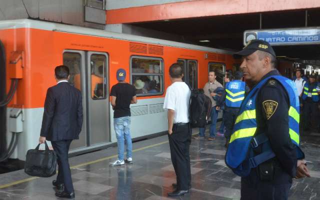 Seguridad Institucional del Metro activó el protocolo de búsqueda y rastreo, logrando ubicar a dos familiares del niño, a quienes les fue entregado