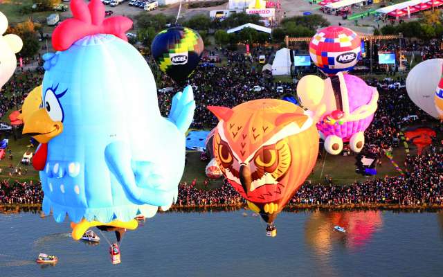 Uno de los
atractivos de
este fin de
semana es
el Festival
Internacional
del
Globo, que
se realiza en
Guanajuato. FOTO: EFE