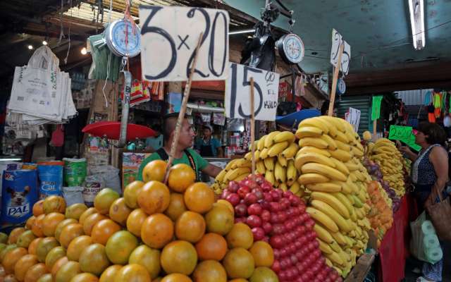 Otros productos que también presionaron la inflación fueron: el jitomate, el tomate verde y servicios como el transporte aéreo. Foto: Archivo | Cuartoscuro