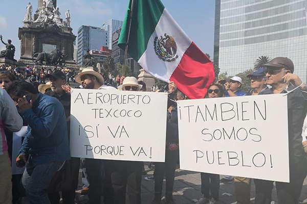 Marcha 11/11/11, dicen, demostrará que con México no se va a jugar y no lo convertirá en otro Venezula.
FOTO: TWITTER