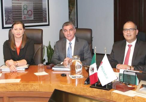 Martha Erika, Gali y Treviño se reunieron en la Torre Ejecutiva de Pemex. Foto: Especial.