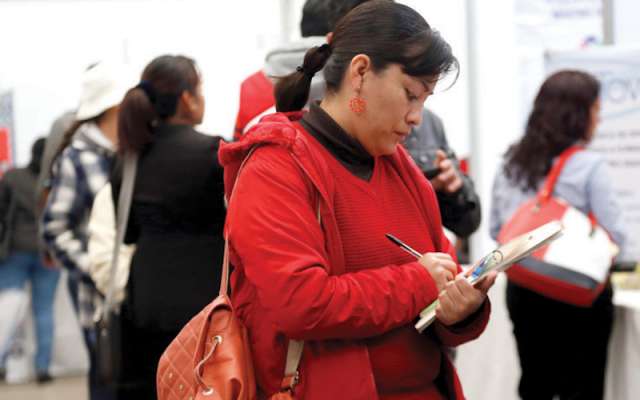 Cientos de personas asistieron a la Feria del Empleo con mil 284 ofertas de 70 empresas. Foto: Enfoque