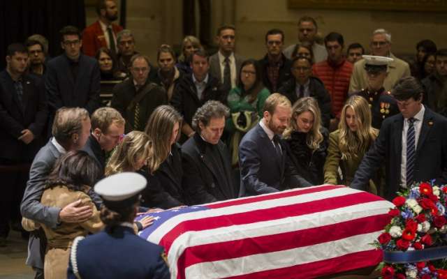 La familia de los Bush se sumó a los homenajes por la muerte de su patriarca. Foto: AFP