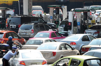 Pemex abastece a las gasolineras en la mañana
FOTO: ARCHIVO/ CUARTOSCURO