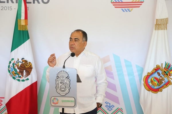 Astudillo Flores comentó que los mismos problemas que tiene Guerrero en el sector educativo se presenta en otras entidades del país. Foto: Especial