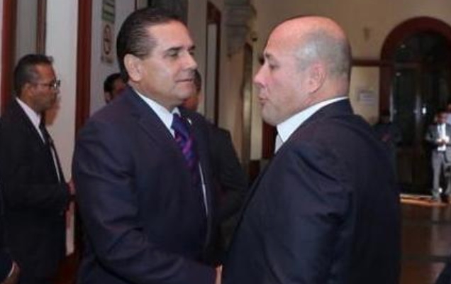 Silvano Aureoles acompañó a Enrique Alfaro en su toma de protesta