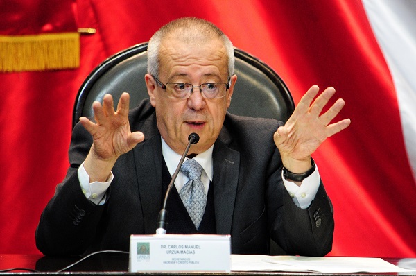 Carlos Urzúa, secretario de Hacienda, entregó el Paquete Económico 2019. Foto: Cuartoscuro