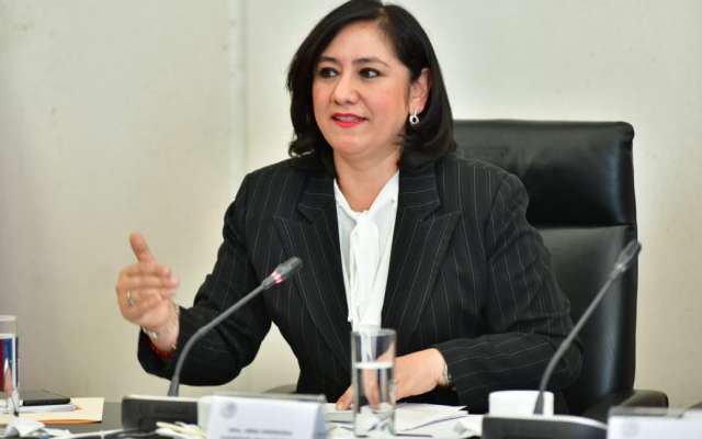 “Yo creo que, así como desde el Poder Ejecutivo estamos invitando a los otros poderes a analizar y sumarse a alguna política de austeridad republicana, también tendríamos que invitar al mercado a sumarse a esos mismos salarios