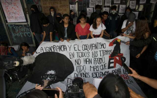 La UNAM rechazó los métodos violentos, como los empleados durante el desalojo del cuerpo directivo del plantel el 27 de noviembre pasado