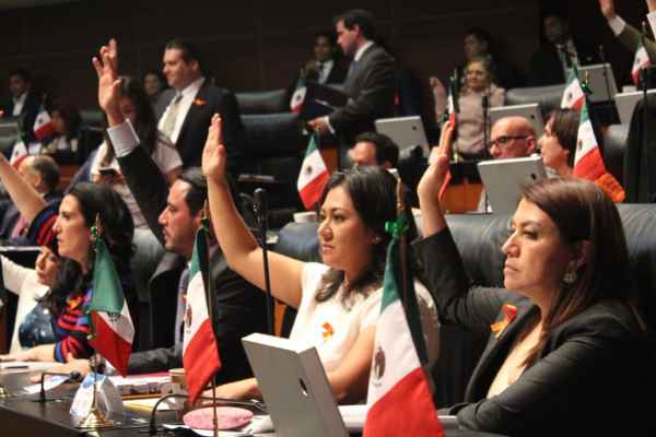 “Por Puebla al Frente” dijo que la victoria de su candidata fue por un margen superior a los cien mil votos sobre el aspirante de Morena. Foto: Archivo | @Nadia_NavarroA