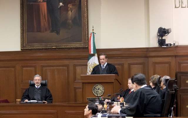 Los ministros Luis María Aguilar, y Jorge Mario Pardo Rebolledo, en la sesión solemne en la Suprema Corte de Justicia de la Nación.
FOTO: MOISÉS PABLO /CUARTOSCURO.COM