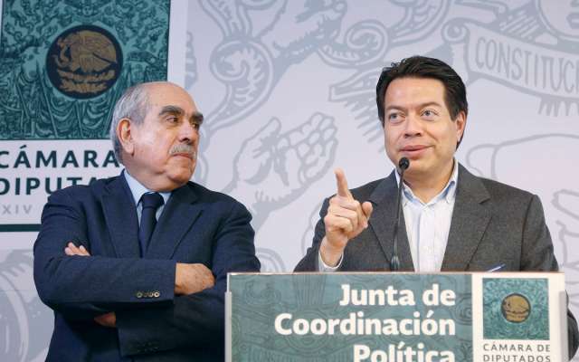 Los diputados Pablo Gómez y Mario Delgado hicieron el pacto. Foto: Especial.