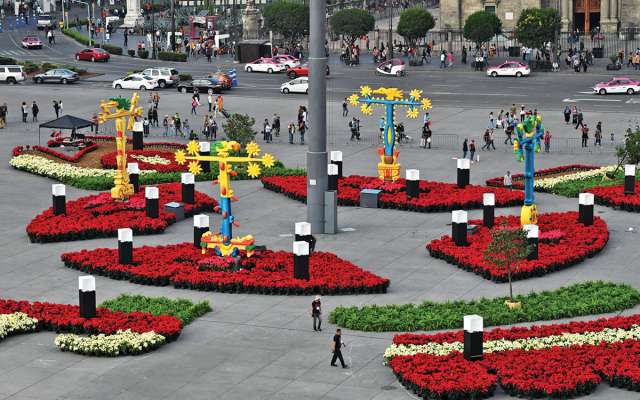 Sheinbaum caminará por Donceles al Zócalo, donde inaugurará un jardín que recrea la plancha en los años 40. Foto: Leslie Pérez / EL Heraldo de México.