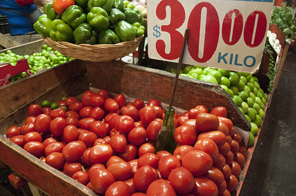 El mayor aumento obedeció al incremento quincenal de 2.56 por ciento de los precio agropecuarios, con lo cual la tasa anual de éstos subió 8.72 por ciento.
FOTO: CUARTOSCURO