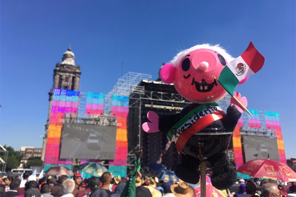 De la expectación se pasó a los gritos e, incluso, al llanto de algunos asistentes que vieron coronada una lucha que, dicen, encabezará con honor el tabasqueño.