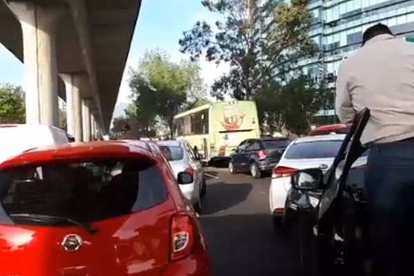 No retirarán el bloqueo hasta hablar con autoridades. FOTO: ESPECIAL