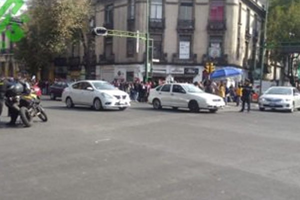 Durante dos horas bloquearon la vialidad. FOTO: ESPECIAL