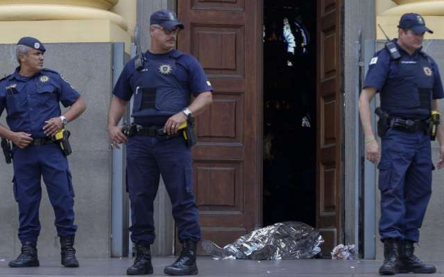 Brasil: Hombre abre fuego en la catedral de Campinas y mata a cuatro fieles. Foto: AFP