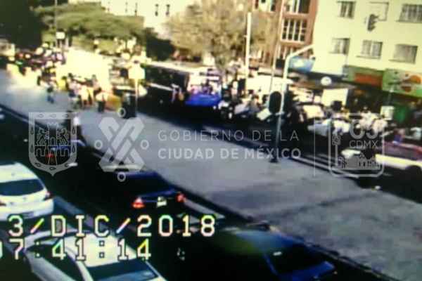 Las autoridades solicitaron a los automovilistas tomar precauciones. Foto: C5