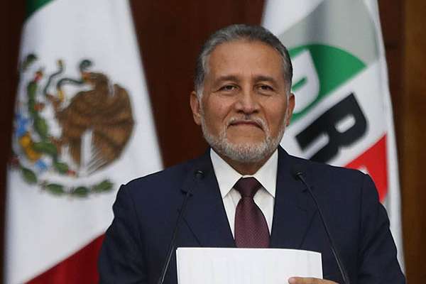 Zamora Jiménez subrayó que en estos momentos “está en juego el equilibrio y la división de poderes, la permanencia y la estabilidad de nuestra democracia
