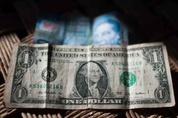 Mientras el Euro se vende en un máximo de 24.19 pesos y se compra en un mínimo de 22.50 pesos. Foto: Archivo | Cuartoscuro