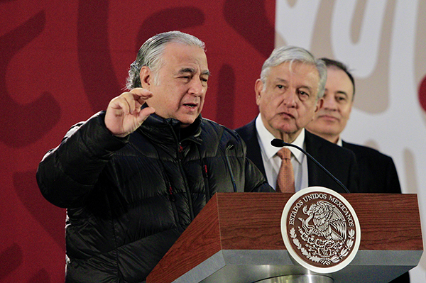 El secretario de Turismo, Miguel Ángel Torruco Márquez participó esta mañana en la conferencia del presidente Andrés Manuel López Obrador, en Palacio Nacional.
FOTO: NOTIMEX
